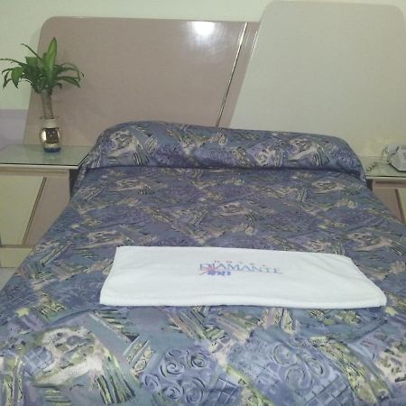 Hotel Diamante Inn Uriangato Экстерьер фото