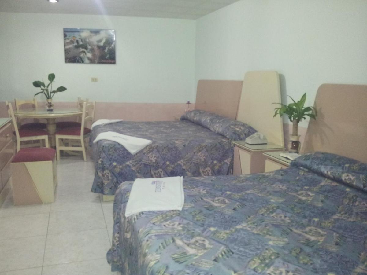 Hotel Diamante Inn Uriangato Экстерьер фото